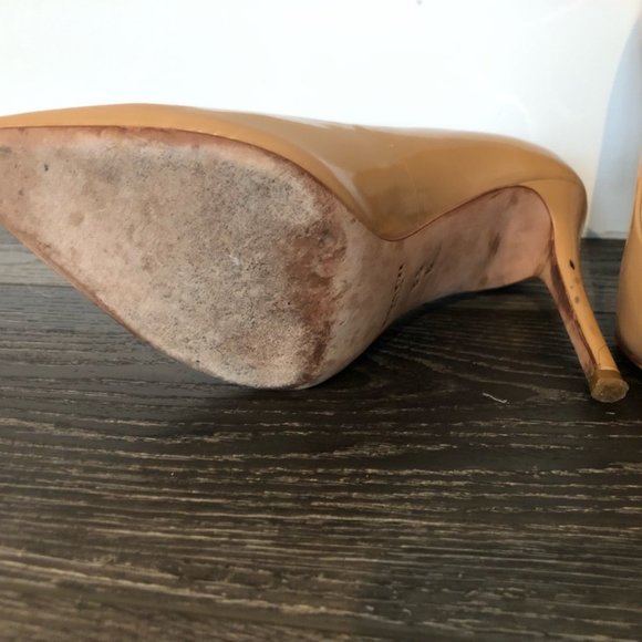 Coach Nude/Tan Patent Leather Pointed Toe Heels Pumps Size 8.5 - Picture 15 of 17